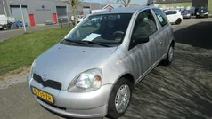 Grijs Gebruikt 2002 Toyota Yaris Hatchback | € 1.749 (Eerlijke prijs)