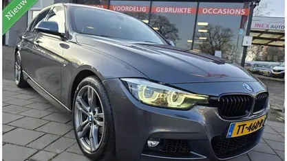 Grijs Occasion 2018 BMW 318 M Sport Sedan | € 15.445 (Eerlijke prijs)