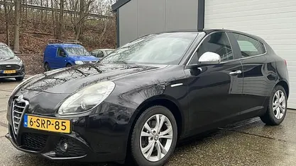 Occasion 2013 Alfa Romeo Giulietta Distinctive Hatchback | € 3.250 (Super prijs)
