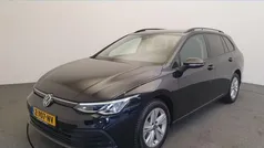 Zwart, metallic lak Nieuw 2024 VW Golf VIII Life Stationwagen | € 29.950 (Super prijs)