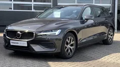 Grijs, metallic lak Gebruikt 2024 Volvo V60 Stationwagen | € 39.995 (Eerlijke prijs)