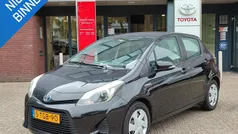 Zwart Gebruikt 2014 Toyota Yaris Hybrid Hatchback | € 9.839 (Eerlijke prijs)