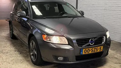 Grijs (metallic) Occasion 2012 Volvo V50 Stationwagen | € 7.295 (Eerlijke prijs)