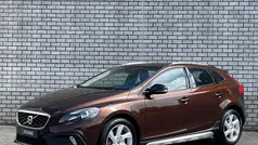 Gebruikt 2016 Volvo V40 CC Summum Stationwagen | € 19.240 (Eerlijke prijs)
