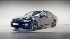 Saphirschwarz metallic (zwart metallic) Gebruikt 2021 BMW 320e Executive Sedan | € 34.995 (Eerlijke prijs)