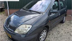 Gebruikt 2002 Renault Scénic Authentique MPV | € 950 (Eerlijke prijs)