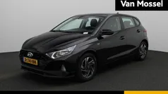 Zwart Gebruikt 2022 Hyundai i20 Comfort Hatchback | € 18.940 (Eerlijke prijs)