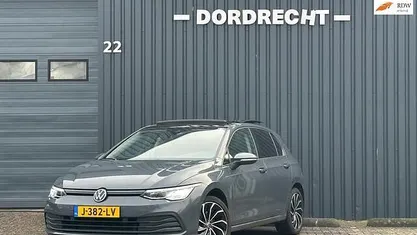 Occasion 2020 VW Golf VIII Life Hatchback | € 16.245 (Eerlijke prijs)