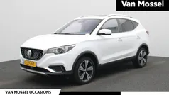 Wit Gebruikt 2021 MG ZS Luxury Sedan | € 16.400 (Eerlijke prijs)