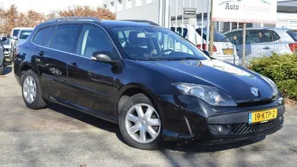 Zwart Gebruikt 2010 Renault Laguna III Dynamique Stationwagen | € 1.999 (Eerlijke prijs)