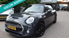 Grijs, metallic lak Gebruikt 2018 Mini Cooper S Cabriolet Business Cabriolet | € 24.745 (Eerlijke prijs)
