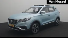 Blauw Gebruikt 2020 MG ZS Luxury Sedan | € 14.900 (Eerlijke prijs)