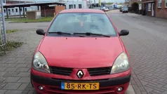 Rood Occasion 2005 Renault Clio II Hatchback | € 1.450 (Goede deal)