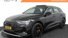 Zwart Gebruikt 2020 Audi e-tron Basis SUV | € 28.795 (Eerlijke prijs)