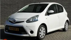 Wit Gebruikt 2012 Toyota Aygo Hatchback | € 3.950 (Eerlijke prijs)