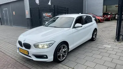 Wit Gebruikt 2015 BMW 116 Sport Line Hatchback | € 8.999 (Eerlijke prijs)