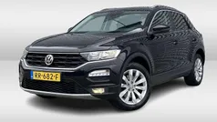Zwart Gebruikt 2018 VW T-Roc Style SUV | € 16.950 (Eerlijke prijs)