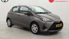 Gebruikt 2017 Toyota Yaris Hybrid Hatchback | € 13.999 (Eerlijke prijs)