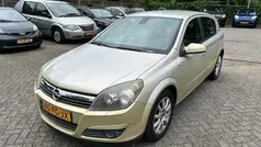Geel Gebruikt 2004 Opel Astra Cosmo Hatchback | € 1.350 (Eerlijke prijs)