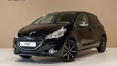 Zwart Gebruikt 2014 Peugeot 208 Style Hatchback | € 6.000 (Eerlijke prijs)