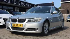Grijs Gebruikt 2009 BMW 325 Executive Sedan | € 9.950 (Eerlijke prijs)