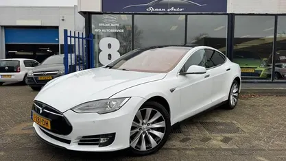 Wit (metallic) Occasion 2014 Tesla Model S Performance Hatchback | € 16.950 (Goede deal)