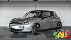 Grijs, metallic lak Gebruikt 2024 Mini Cooper SE Classic Hatchback | € 33.900 (Eerlijke prijs)