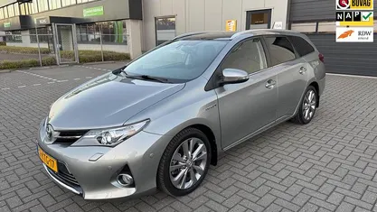 Grijs Gebruikt 2013 Toyota Auris Hybrid Stationwagen | € 12.999 (Eerlijke prijs)
