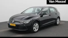 Zwart Gebruikt 2022 VW Golf VIII Life Hatchback | € 18.900 (Goede deal)