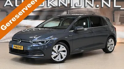Occasion 2022 VW Golf VIII Style Hatchback | € 22.750 (Goede deal)