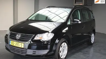 Zwart Gebruikt 2009 VW Touran Comfortline MPV | € 3.750 (Eerlijke prijs)