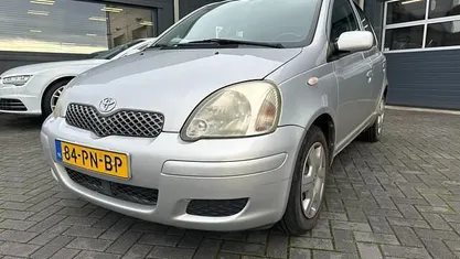 Grijs Gebruikt 2004 Toyota Yaris Hatchback | € 1.850 (Goede deal)