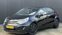 Zwart Gebruikt 2015 Kia Rio Comfort Hatchback | € 6.998 (Eerlijke prijs)