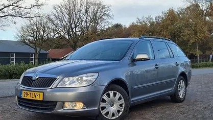 Grijs Gebruikt 2012 Skoda Octavia Ambition Stationwagen | € 1.999 (Goede deal)