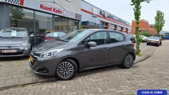 Grijs Gebruikt 2018 Peugeot 208 Signature Sky Hatchback | € 9.450 (Goede deal)