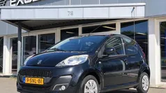 Zwart, metallic lak Gebruikt 2013 Peugeot 107 Active Hatchback | € 3.950 (Eerlijke prijs)
