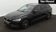 Zwart Gebruikt 2021 Volvo V60 Momentum Stationwagen | € 27.940 (Super prijs)
