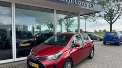 Rood Gebruikt 2014 Toyota Yaris Hatchback | € 11.950 (Eerlijke prijs)