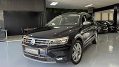 Zwart Gebruikt 2018 VW Tiguan R-line SUV | € 32.490 (Eerlijke prijs)