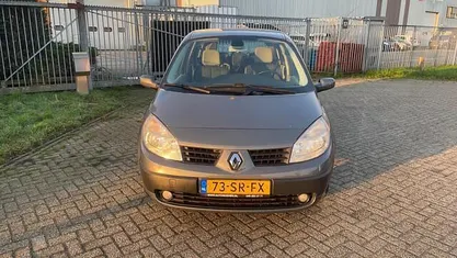 Grijs Gebruikt 2006 Renault Grand Scénic II Dynamique MPV | € 1.599 (Eerlijke prijs)