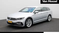 Grijs Gebruikt 2023 VW Passat Business+ Stationwagen | € 35.900 (Goede deal)
