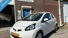 Wit Gebruikt 2007 Toyota Aygo Hatchback | € 1.949 (Eerlijke prijs)