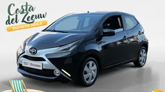 Zwart Gebruikt 2017 Toyota Aygo X-play Hatchback | € 8.435 (Eerlijke prijs)