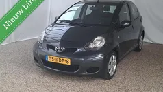 Grijs Gebruikt 2011 Toyota Aygo Comfort Hatchback | € 4.995 (Eerlijke prijs)