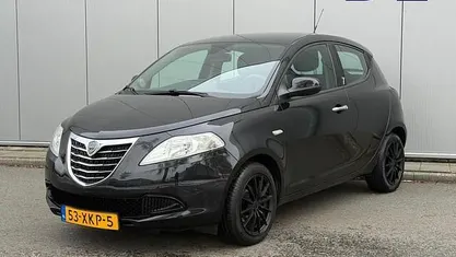 Occasion Lancia Ypsilon 86 PK (63 kW) 2012 Zwart Hatchback