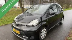 Zwart Gebruikt 2012 Toyota Aygo Hatchback | € 5.499 (Eerlijke prijs)