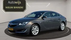 Grijs, metallic lak Gebruikt 2015 Opel Insignia Cosmo Hatchback | € 12.890 (Eerlijke prijs)