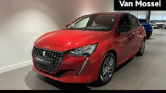 Rood Gebruikt 2023 Peugeot 208 Active Hatchback | € 16.840 (Eerlijke prijs)