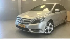 Grijs Gebruikt 2014 Mercedes B180 Ambition MPV | € 13.500 (Eerlijke prijs)