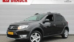 Gebruikt 2015 Dacia Sandero Lauréate Hatchback | € 7.384 (Eerlijke prijs)